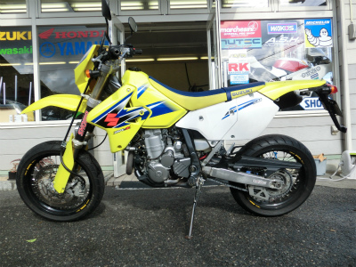 ＤＲ－Ｚ４００ＳＭ　左側