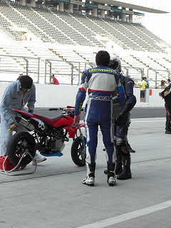 ２０１０年Ｍｉｎｉ－Ｍｏｔｏ４耐　ライダー交代