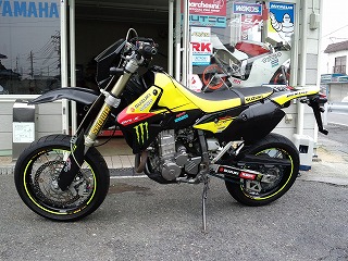 ＤＲ－Ｚ４００ＳＭ　モンスターエナジー　デカール