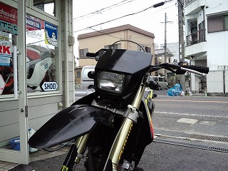 ＤＲ－Ｚ４００ＳＭ　輸出仕様ヘッドライト