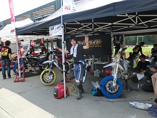 ２０１２　ＭＯＴＯ－１　グライドライド　ピット　３