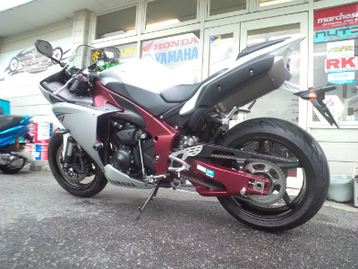 中古車　ＹＺＦ－Ｒ１　リヤ