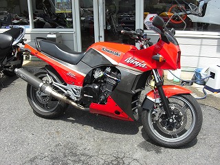 カワサキ　ＧＰＺ９００Ｒ