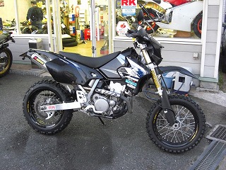 スズキ　ＤＲ－Ｚ４００ＳＭ