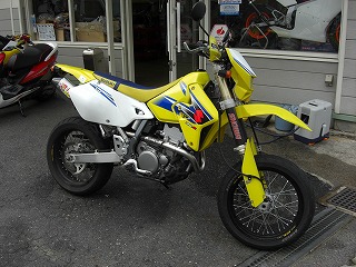 スズキ　ＤＲ－Ｚ４００ＳＭ