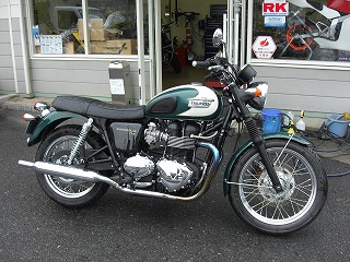 トライアンフ ボンネビル T100